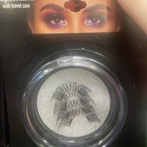 2 Pairs Unique magnetic eyelashes with travel case Christmas Birthday Glitter
